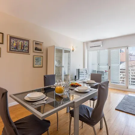 Theatrum Cozy Апартаменти